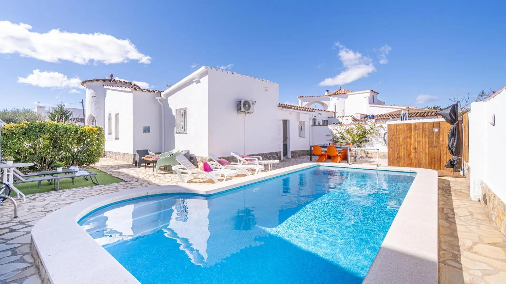 Apart-Rent Casa Alberes 0009 Empuriabrava 0*,  Spanien
